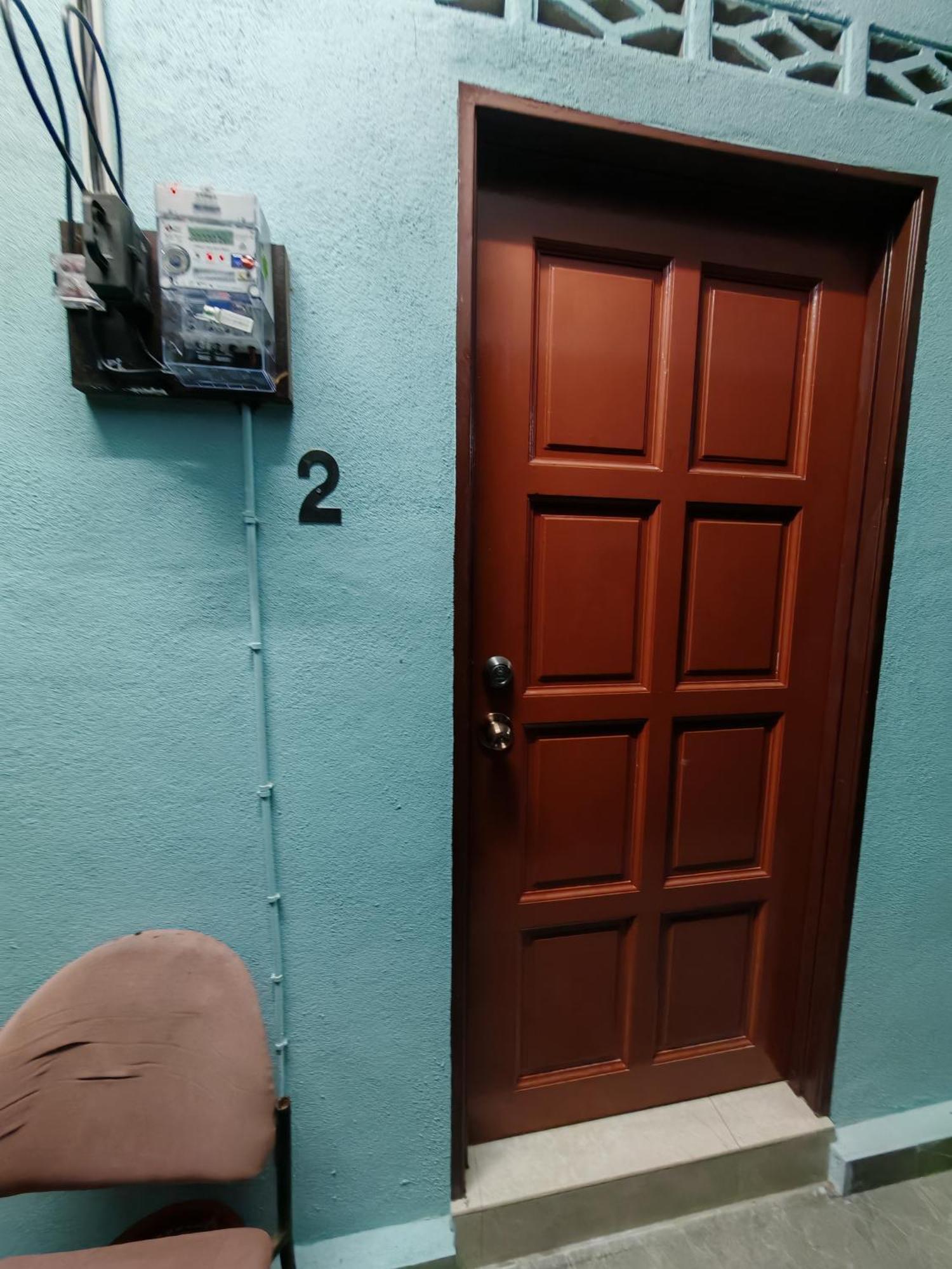 Homestay Banting #2, Islam, 2Bilik-7Pax, #Bilik1# 2Bed-2Tilamyoga-1Aircon, #Bilik2# 2Bed-Kipas, #Hall# Sofa-Kipas-Tv-Iron, #Dapur# Stove-Kettle-Periuknasi, #No Towel Екстериор снимка